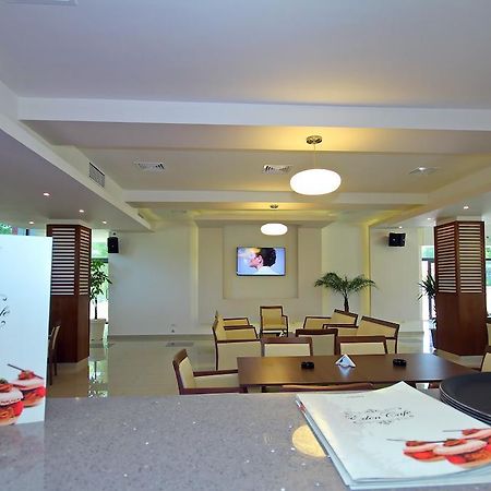Hotel Eden Tulcea Exterior photo